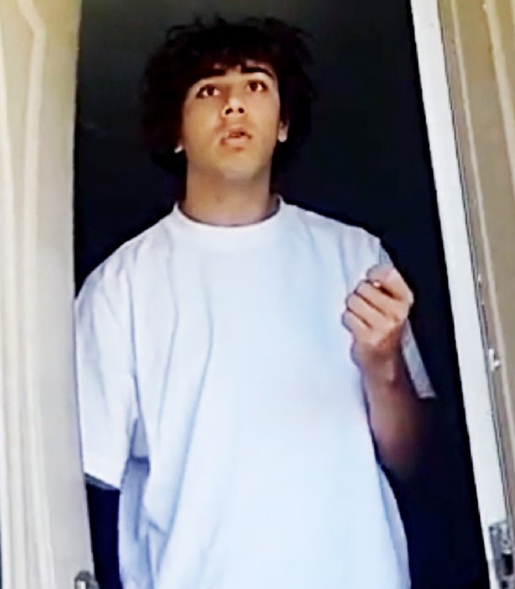 Heston James fake employee frame from the Dexerto post
